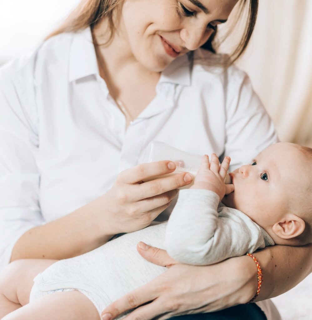 Nouveau né avec sa maman